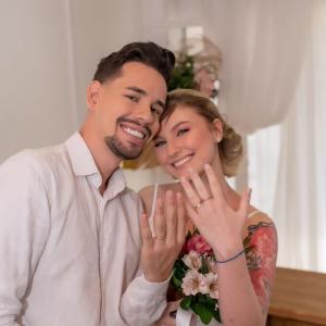 Isabel Veloso e Lucas Borba se casaram neste sábado (13)