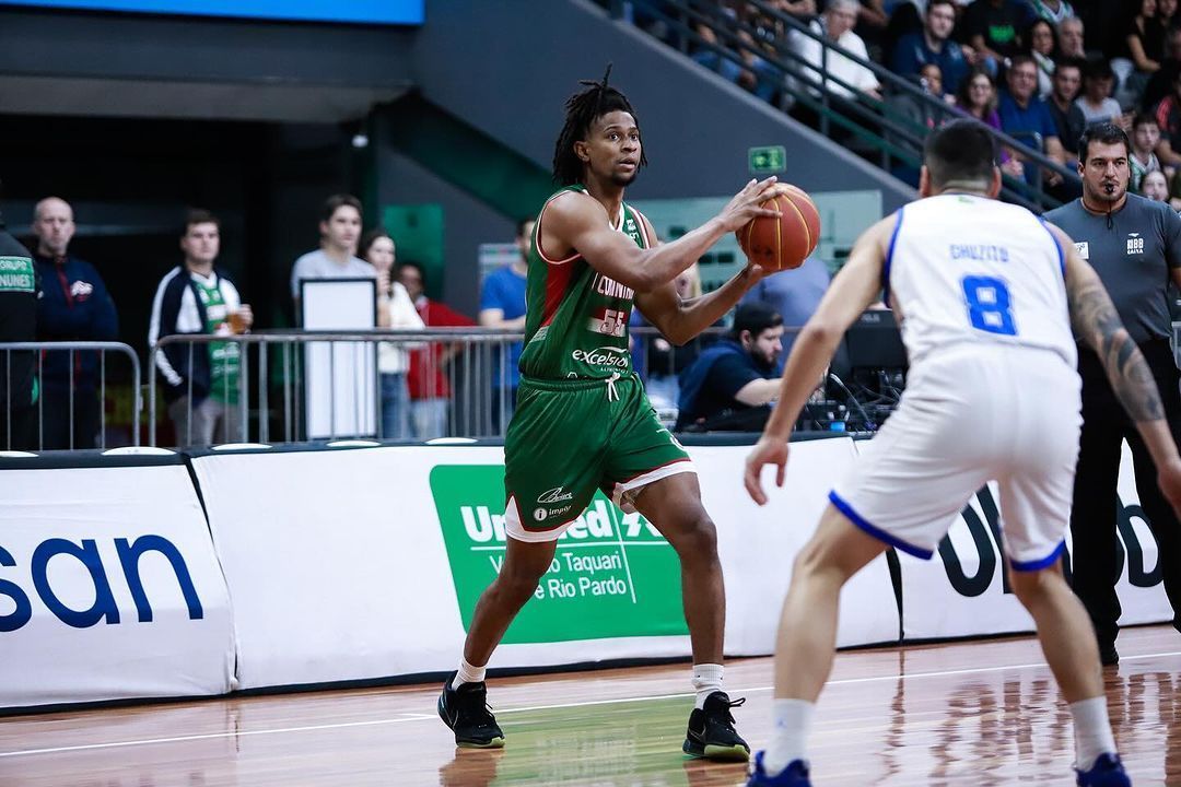 Minas domina União Corinthians, vence sexta seguida e avança em terceiro no NBB