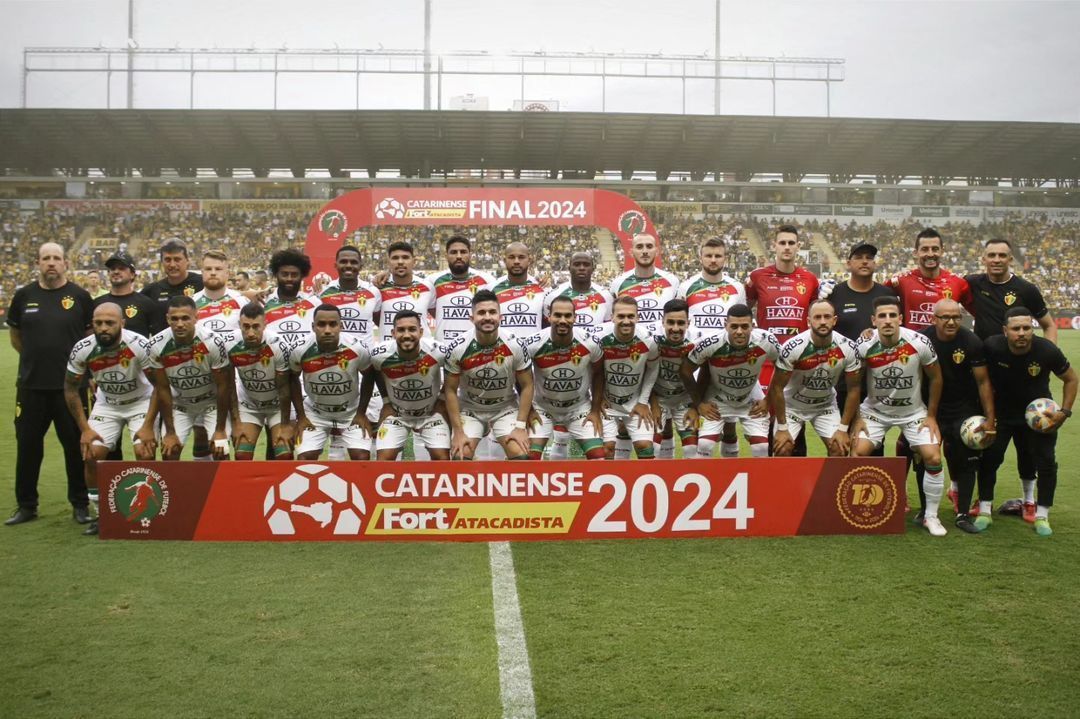 Brusque protesta contra decisão da arbitragem em final do Catarinense