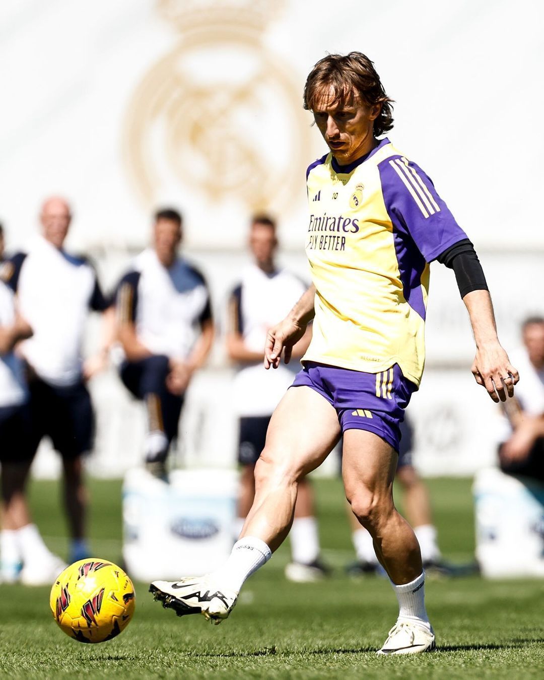 Árbitro de Manchester City x Real Madrid foi detonado por Modric: 'Um dos piores'