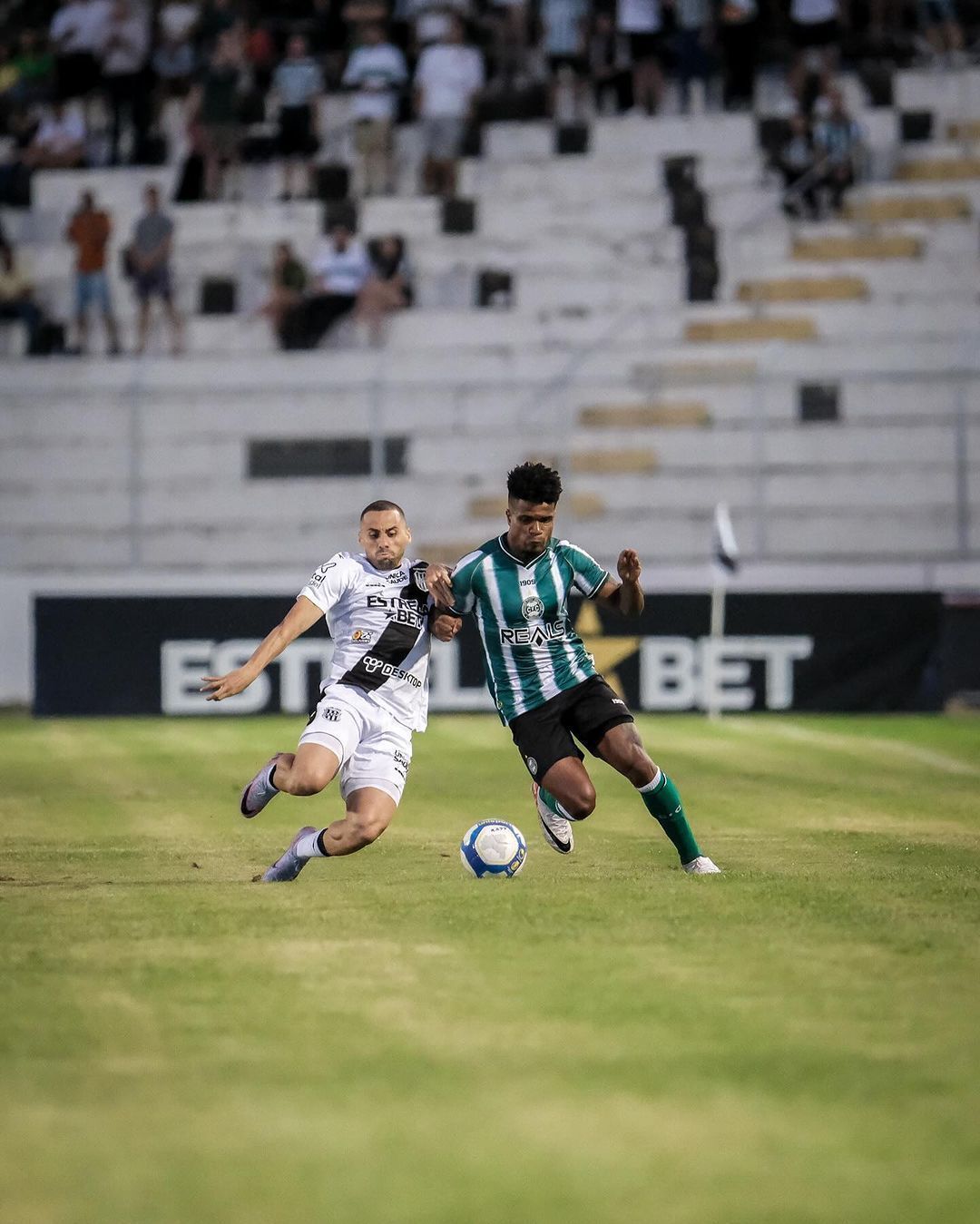 Coritiba e Ponte Preta empatam pela Série B com dois gols de Joílson