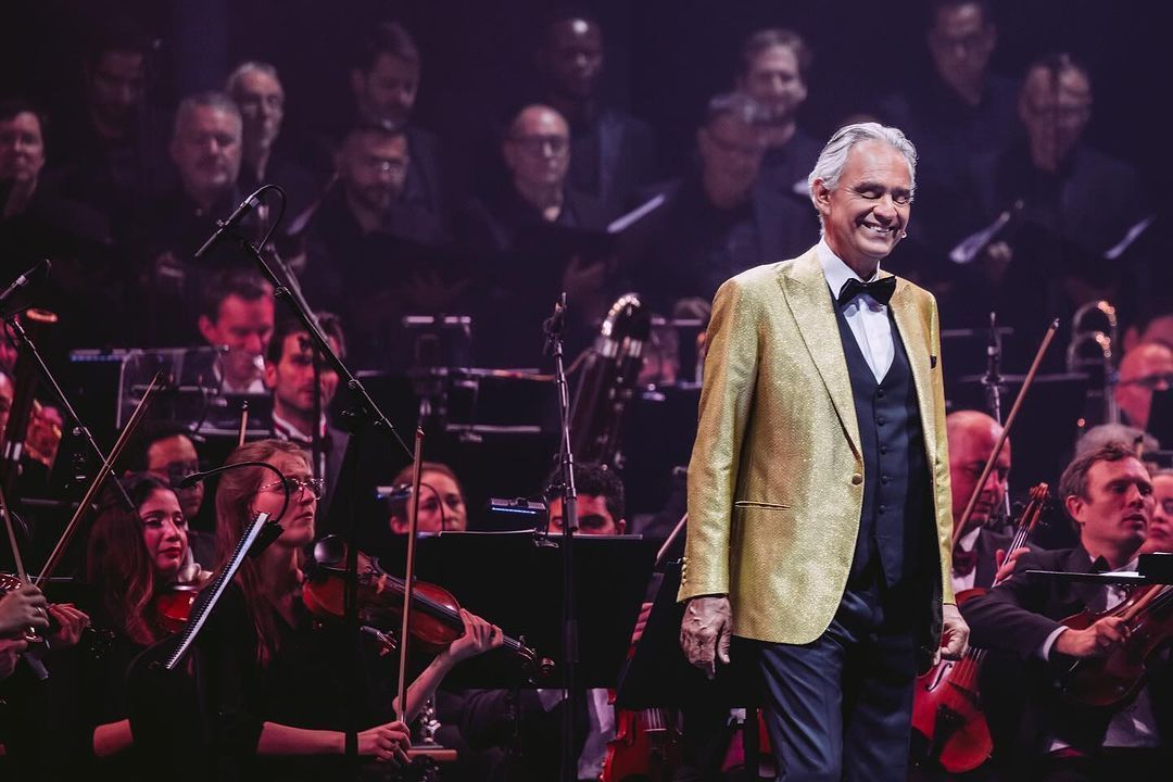 Tenor italiano Andrea Bocelli chama Mineirão de 'Estádio do Cruzeiro'