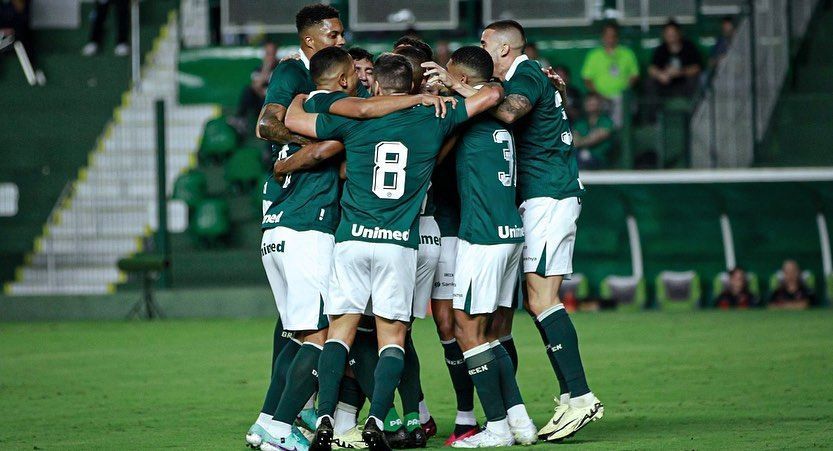 Goiás goleia o Botafogo-SP e segue sem perder na Série B