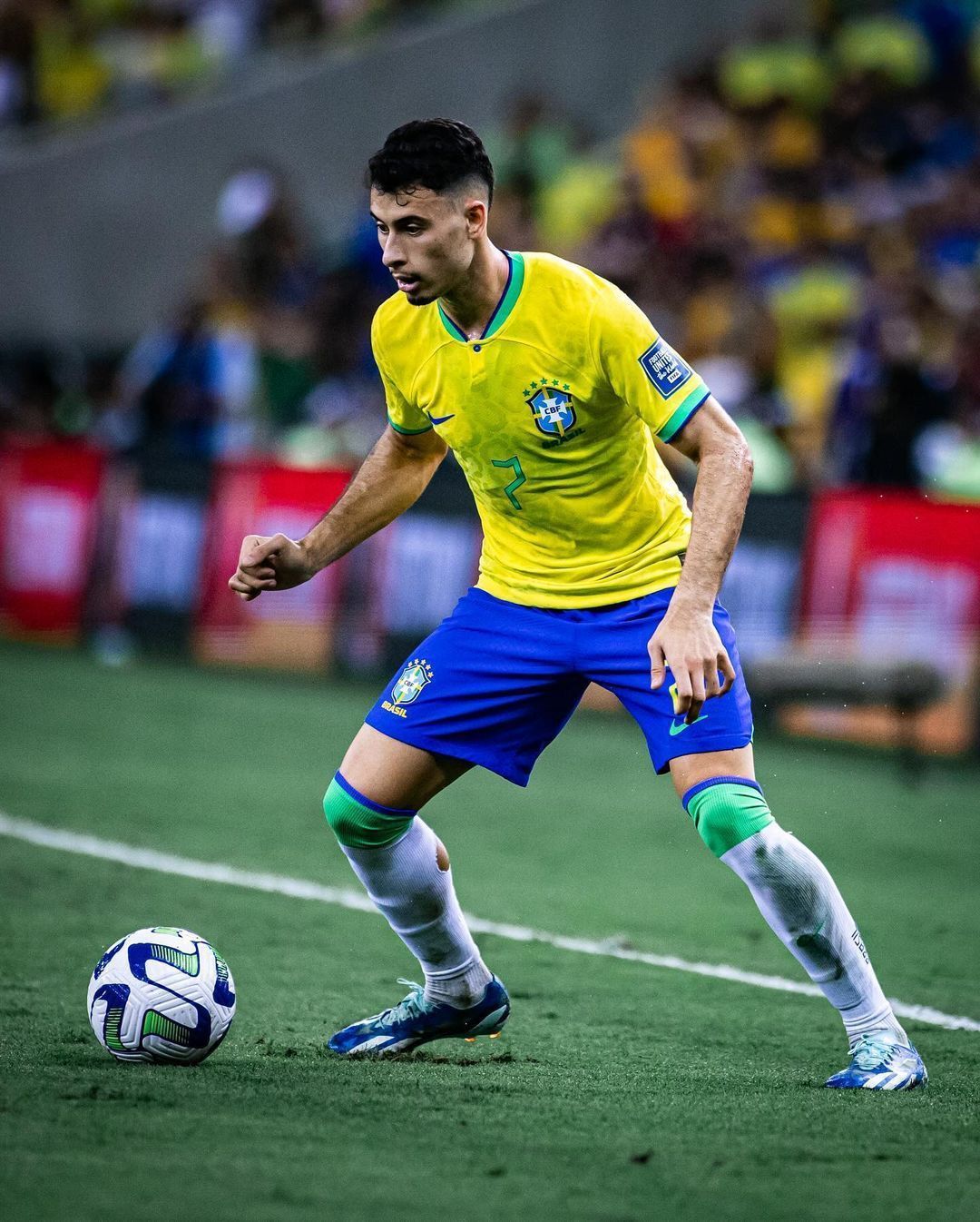 Martinelli revela conversa com Dorival sobre concorrência com Vini Jr na Seleção