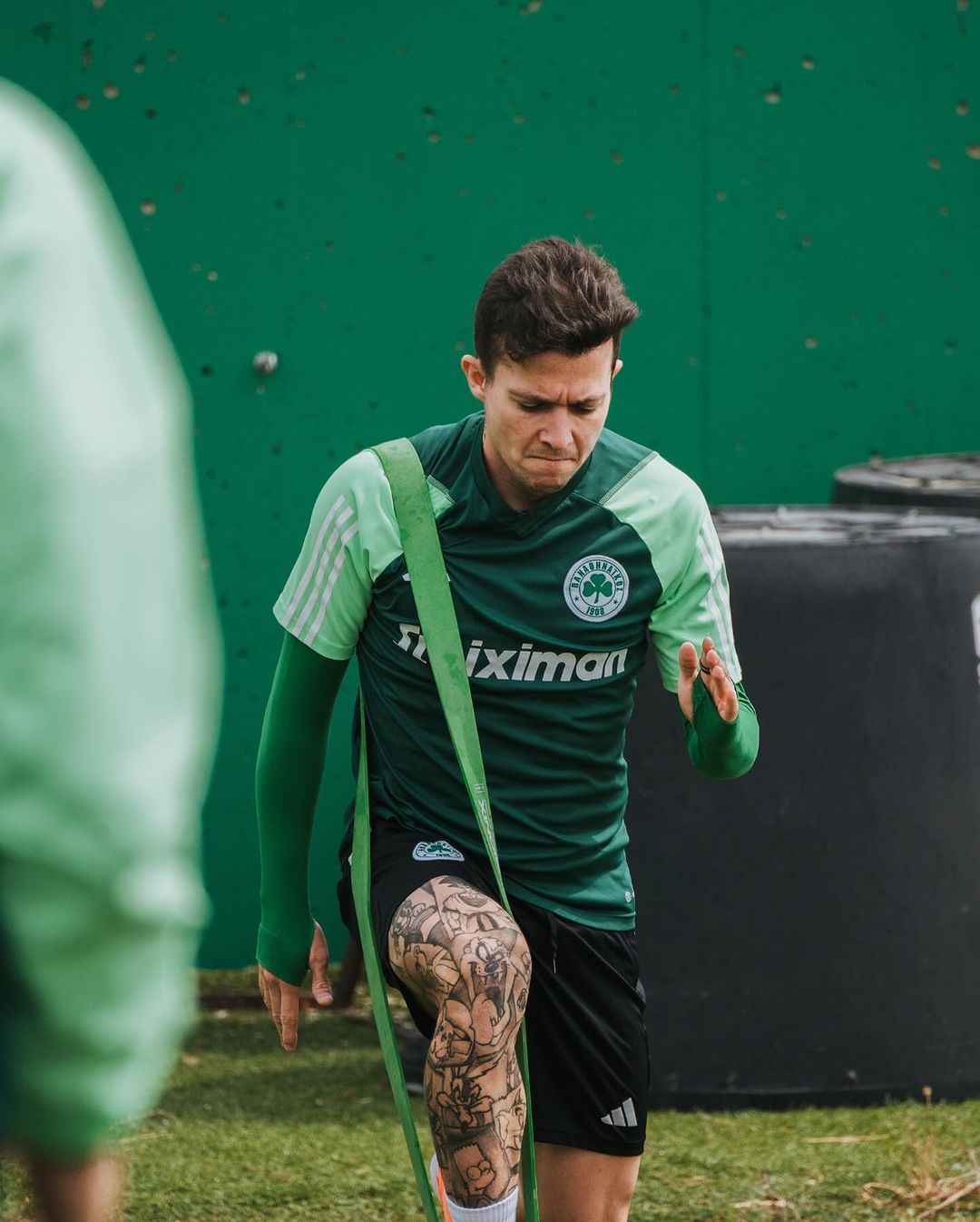 Esperado no Atlético, Bernard volta aos treinos após sentir desconforto muscular