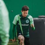 Esperado no Atlético, Bernard volta aos treinos após sentir desconforto muscular