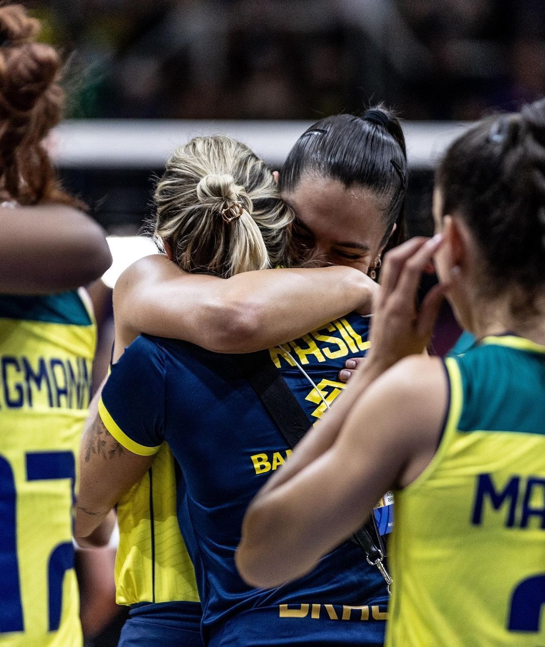 Jogadoras da Seleção de Vôlei mandam recado para Julia Kudiess após grave lesão