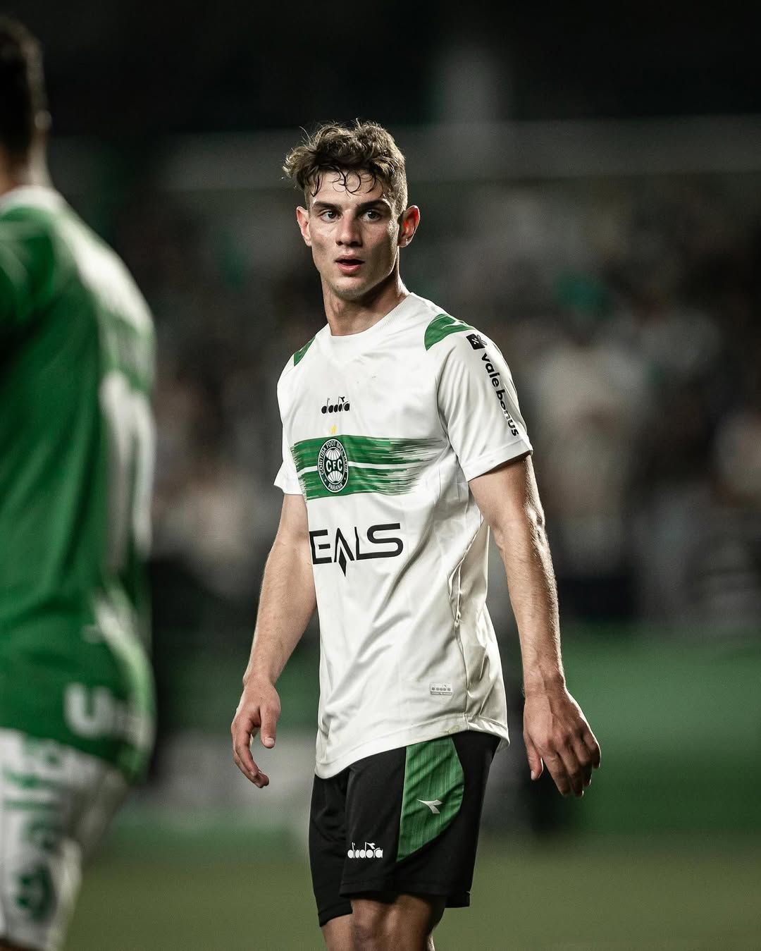 Conheça Natanael, lateral-direito do Coritiba próximo de reforçar o Atlético