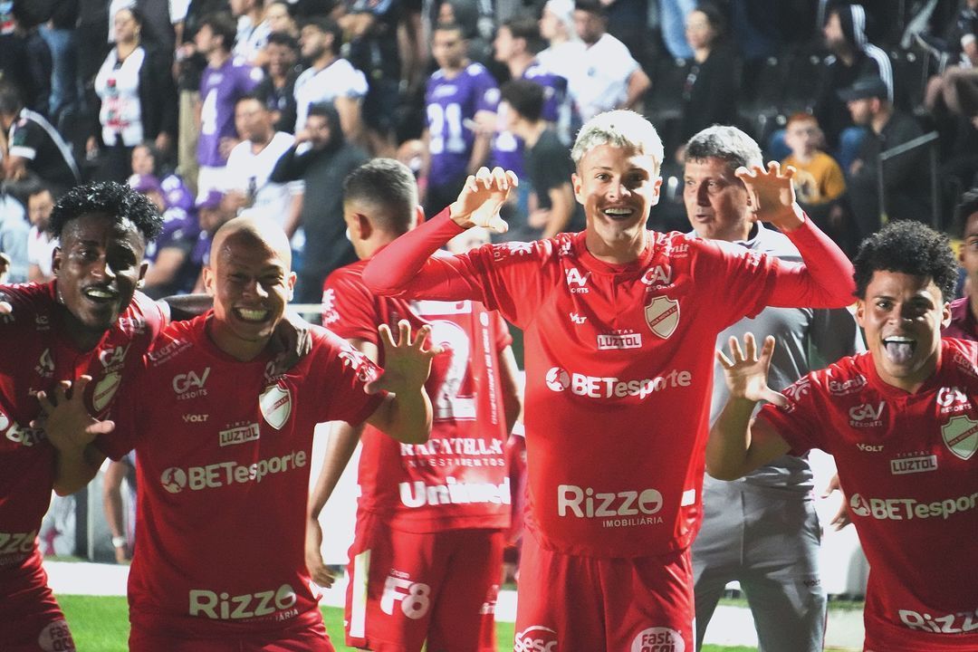Vila Nova vence o Operário-PR e retorna ao G4 da Série B do Brasileiro