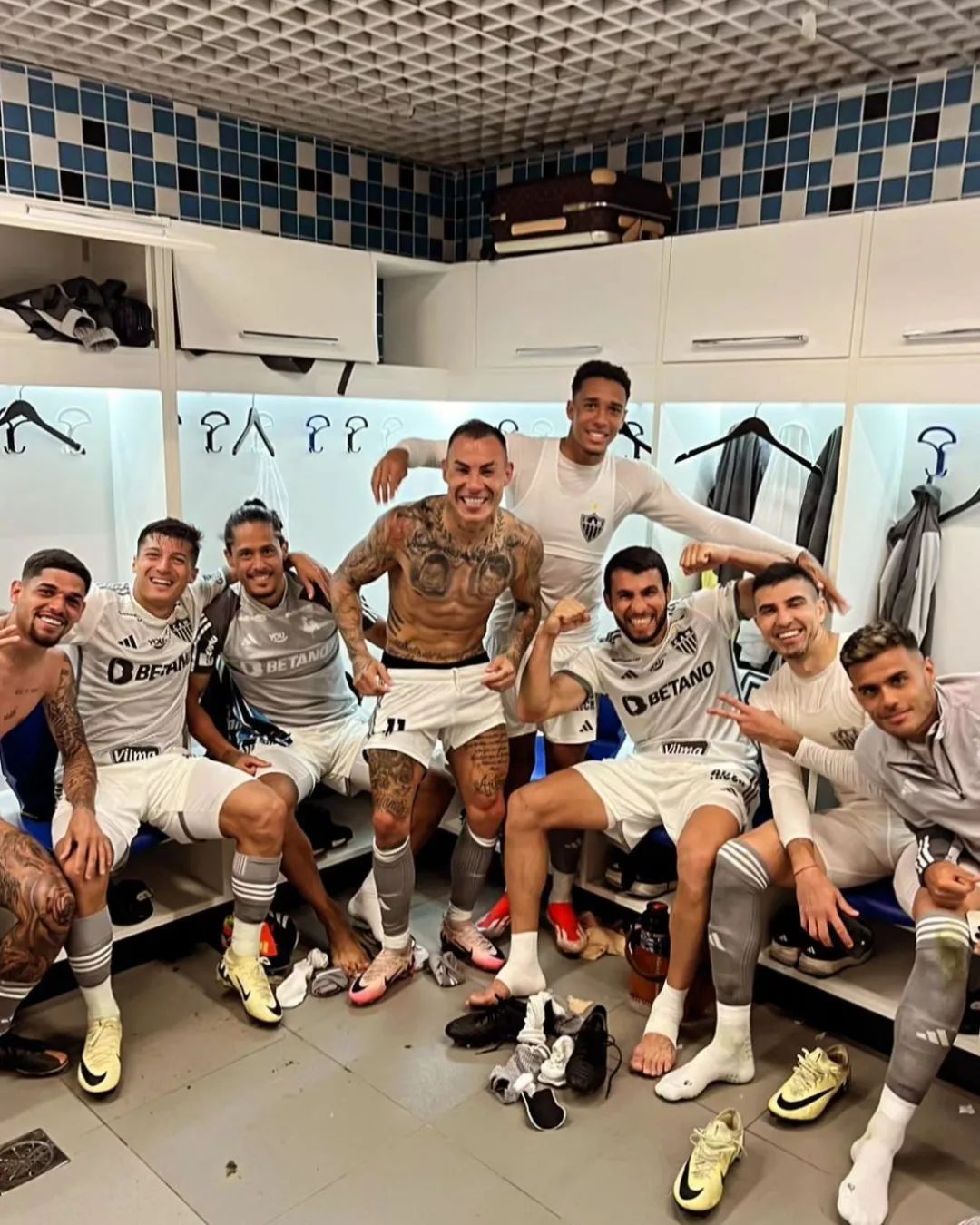 Jogador do Atlético é escalado como titular de seleção em jogo das Eliminatórias