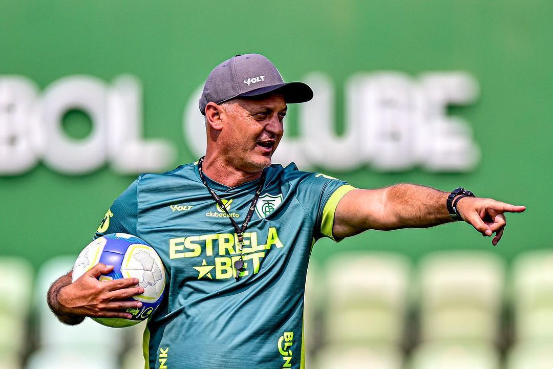 Escalação do América: com novidades, Lisca define time para encarar o Guarani