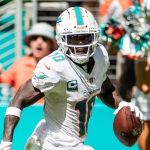 Tyreek Hill fica na bronca com os Dolphins após não ir aos playoffs: 'Estou fora'