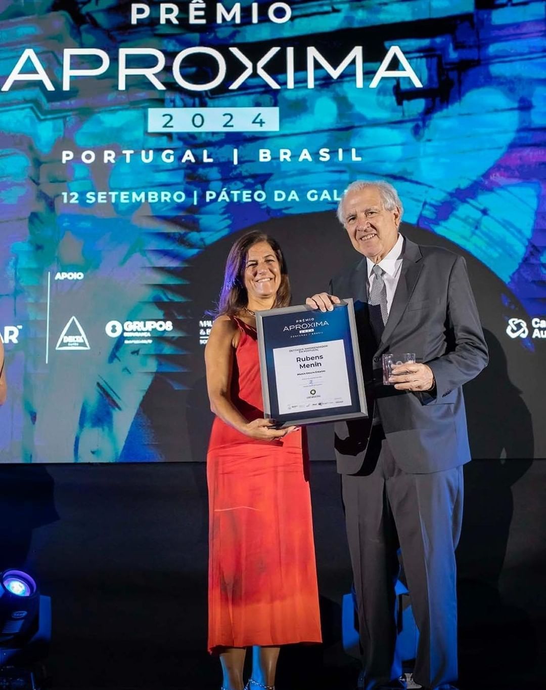 Rubens Menin recebe prêmio 'Destaque Empreendedor' no 'Aproxima Portugal - Brasil 2024'
