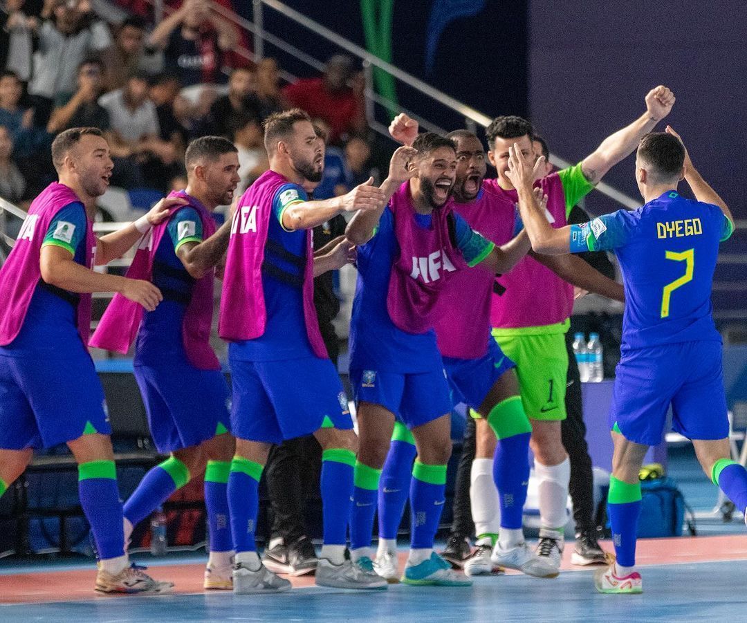 Técnico do Brasil exalta classificação antecipada na Copa do Mundo de Futsal