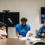 Astro do basquete renova com time da NBA e assina contrato de valor astronômico