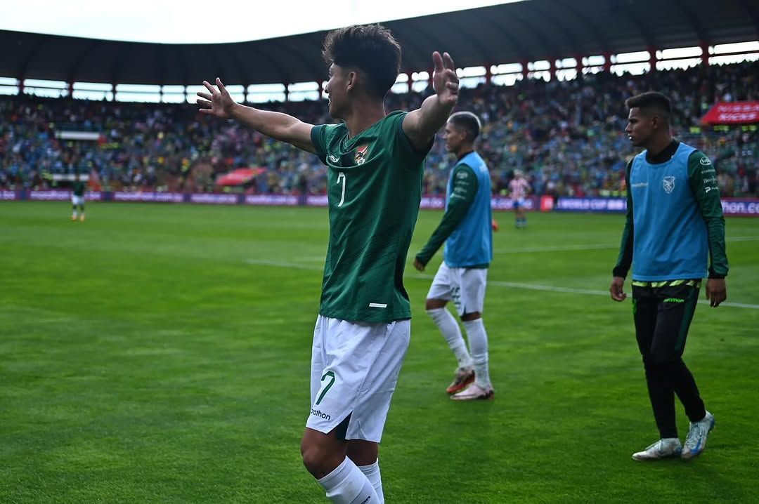 Reforço do América, jogador da Bolívia faz gol em jogo das Eliminatórias
