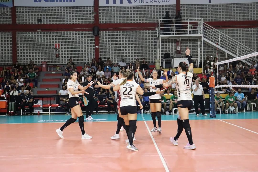 Osasco vence Mackenzie fora de casa e encosta na liderança da Superliga Feminina