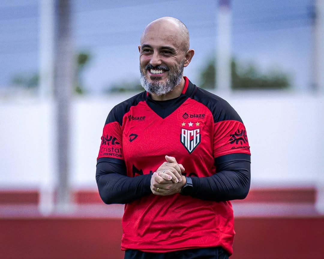 Ex-Cruzeiro e Tombense é apresentado como técnico de clube da Série B