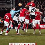 Liverpool e Nottingham Forest empatam em jogo direto pela liderança do Inglês
