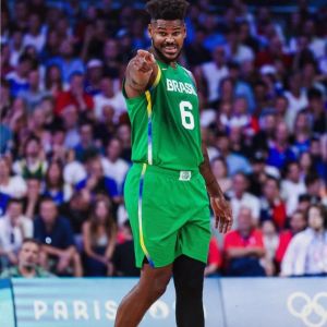 Cristiano Felício é pivô da Seleção Brasileira e retorna ao Brasil para defender o Sesi Franca