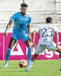 Fabio Gomes, do Atlético, em ação pelo Bolívar