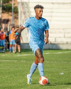 Emprestado pelo Atlético, Fábio Gomes em ação pelo Bolívar