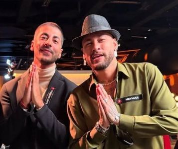 Streamer Baiano ao lado de Neymar, presidente da FURIA na Kings League Brazil, em evento de Poker