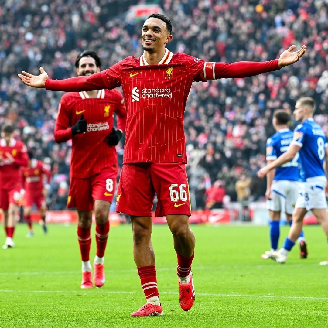 Rumo ao Real Madrid, Alexander-Arnold anuncia saída do Liverpool