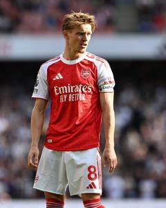 Martin Odegaard em ação pelo Arsenal