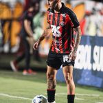 Perto de clube japonês, Gustavo Silva se despede do Vitória
