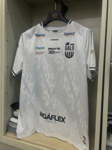 Camisa do Galo Maringá, time que Atlético tenta impedir uso da marca "Galo"