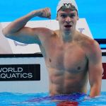 Nadador francês quebra recorde mundial nos 200m medley; saiba detalhes