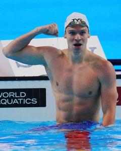 Léon Marchand quebrou o recorde mundial que pertencia ao norte-americano Ryan Lotche