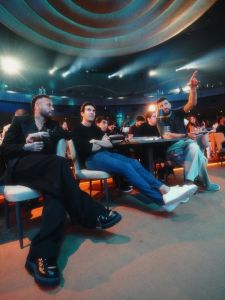 Neymar, Kaká e Piqué durante evento de lançamento da Kings League