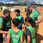 Projeto social de futebol americano em BH ganha apoio do College Football Brasil