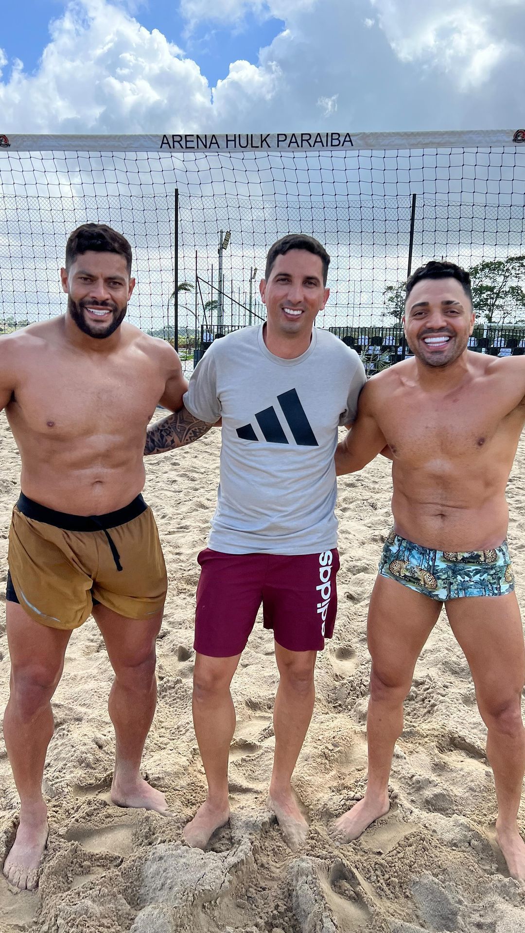 Hulk, do Atlético, treina pesado com humorista às vésperas do Natal; veja