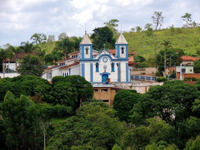 Prefeitura revitaliza escola e creche de Santo Antônio do Leite e entrega espaços renovados à comunidade