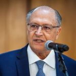 'Só faltam os juros escandalosos caírem', diz Alckmin sobre economia brasileira
