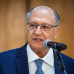 'Só faltam os juros escandalosos caírem', diz Alckmin sobre economia brasileira