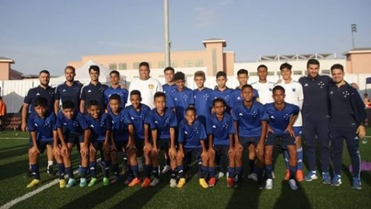 Cruzeiro: Ronaldo marca presença em jogos da categoria Sub-13, em Dubai