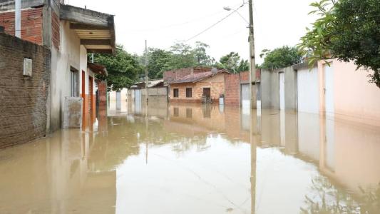 Sobre para 83 o número de cidades em situação de emergência por causa das chuvas em Minas