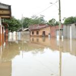 Todas as cidades de Minas Gerais estão sob alerta de chuva intensa até quinta (4)