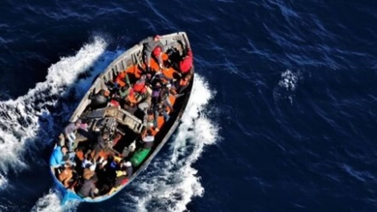Quarenta e um migrantes morrem em naufrágio na costa da Itália  