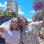 Carnaval de BH: foliões fazem ensaio fotográfico para casamento no bloco Juventude Bronzeada