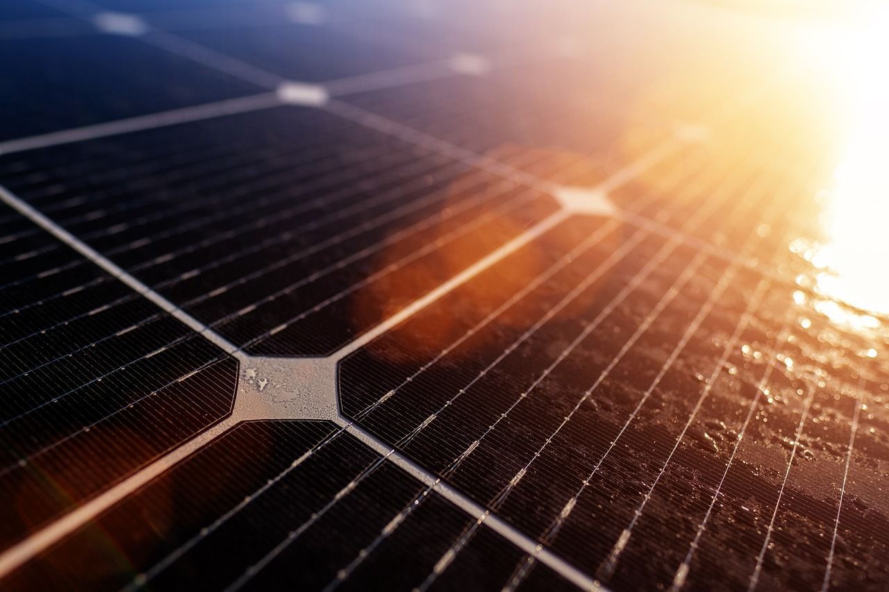 Os painéis solares estão na moda, mas têm um problema que você provavelmente desconhece: não funcionam durante um apagão