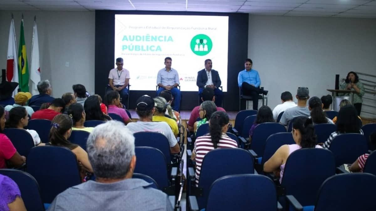 Famílias da zona rural de Coronel Fabriciano recebem títulos de posse 