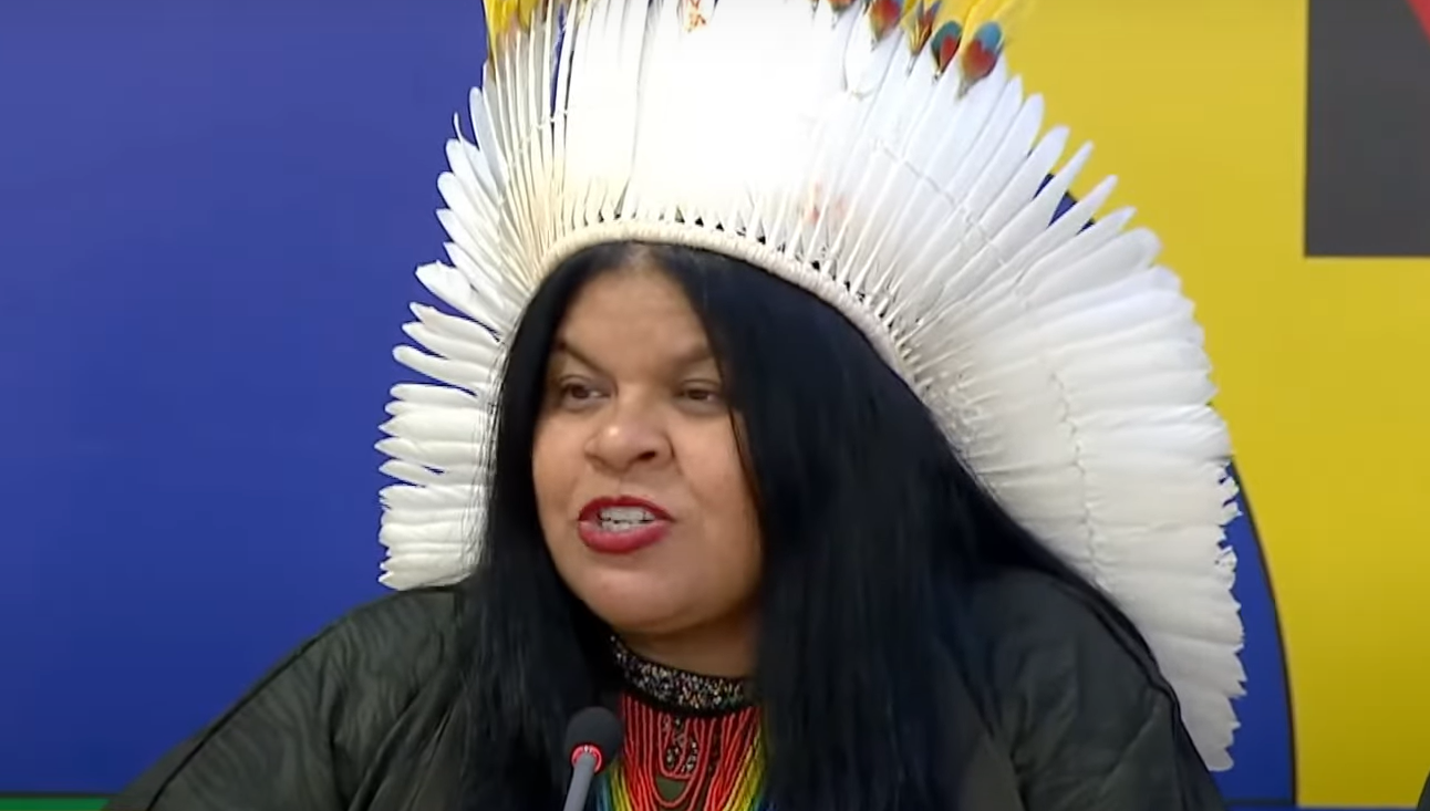 Ministra critica técnico do Palmeiras por usar expressão 'equipe de índios'