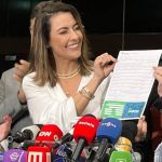 Soraya Thronicke sai do União Brasil e se filia ao Podemos em cerimônia no Senado