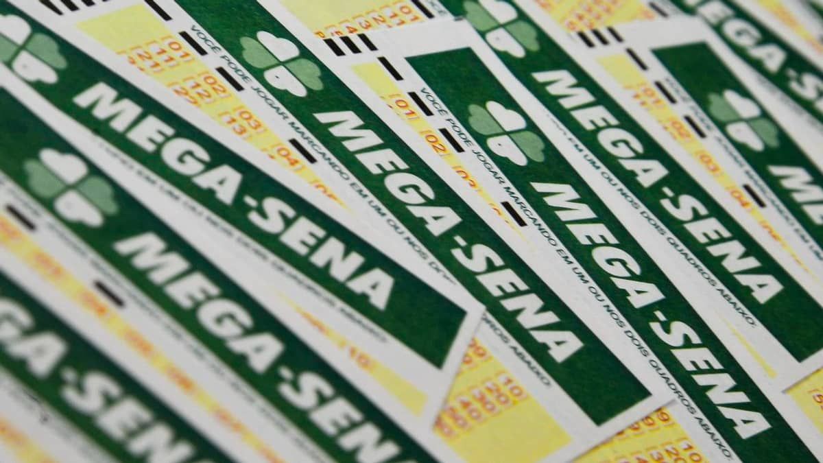 Mega-Sena 2.575: confira as seis dezenas sorteadas para o prêmio de R$ 45 milhões neste sábado (18/3)