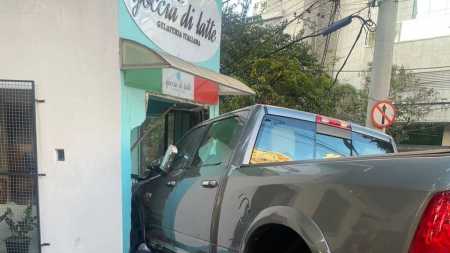 Sorveteria Goccia Di Latte foi invadida